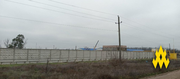 Росіяни під Мелітополем будують нову військову базу (фото) - INFBusiness