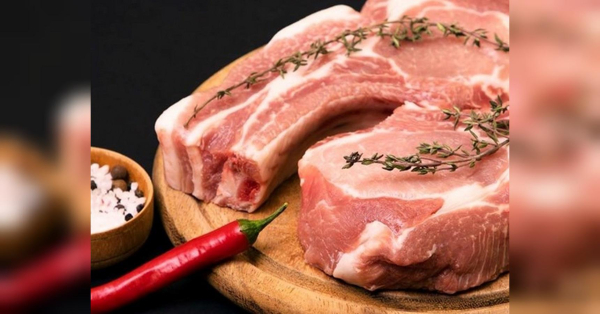 Секрет у солі: коли потрібно солити м'ясо, щоб не зробити його жорстким та сухим - INFBusiness