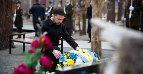 Зеленський вшанував пам'ять українських захисників, які загинули у битвах за Мощун - INFBusiness