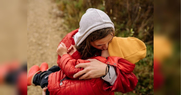 «Я завжди буду з тобою»: як підтримувати дітей, коли війна нагадує про себе щодня - INFBusiness