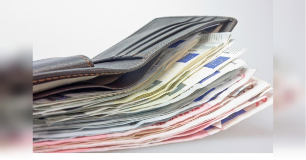 Що покласти у гаманець, щоб водилися гроші: ці речі притягують достаток - INFBusiness