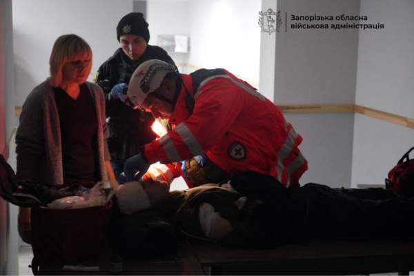 Росіяни атакували Запоріжжя та Дніпропетровщину: горять будинки, багато поранених (фото, відео) - INFBusiness