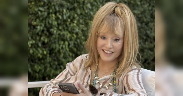 Алла Пугачова вперше з'явилася на публіці з паличкою (фото) - INFBusiness