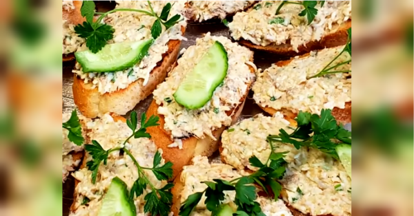 Сніданок за лічені хвилини: як приготувати поживну намазку на хліб - INFBusiness