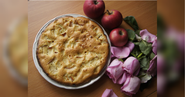 Молочний пиріг із яблуками: рецепт простий, але важливі нюанси - INFBusiness