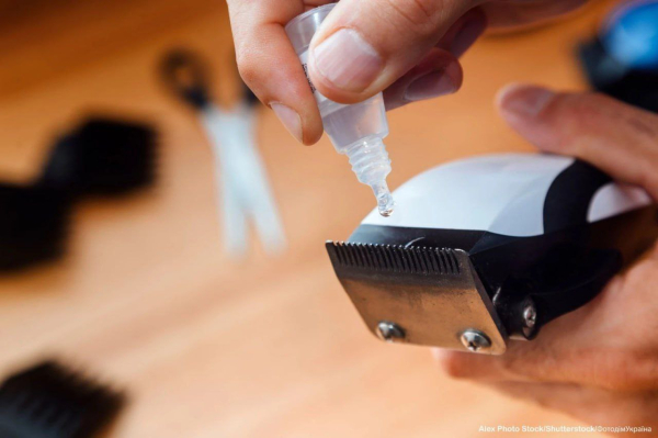 Догляд за лезами: як чистити тример, щоб він не смикав волосся - INFBusiness