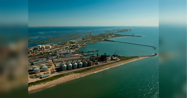 Українські безпілотники вдарили по порту та НПЗ у Краснодарському краї та атакували хімзавод у Самарській області (фото, відео) - INFBusiness