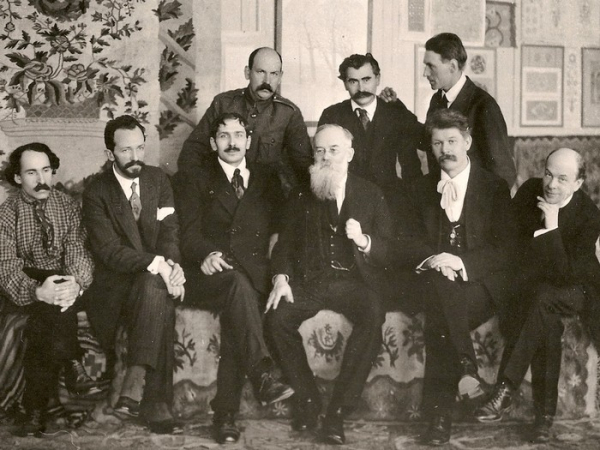 Поки одні дискутували, як назвати український парламент, письменник і адвокат за рубль опублікували оголошення про створення Центральної Ради - INFBusiness