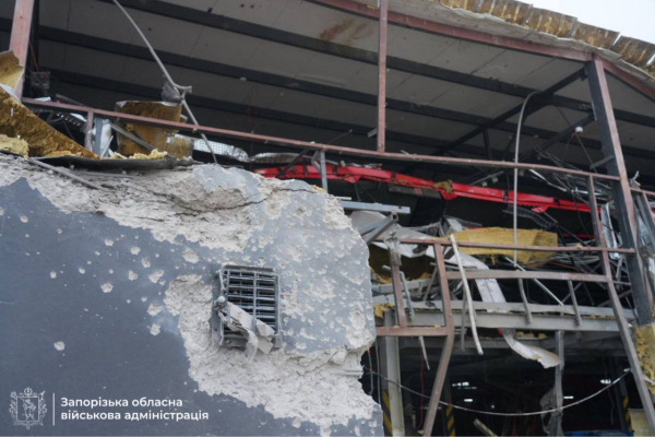 Росіяни атакували Запоріжжя та Дніпропетровщину: горять будинки, багато поранених (фото, відео) - INFBusiness