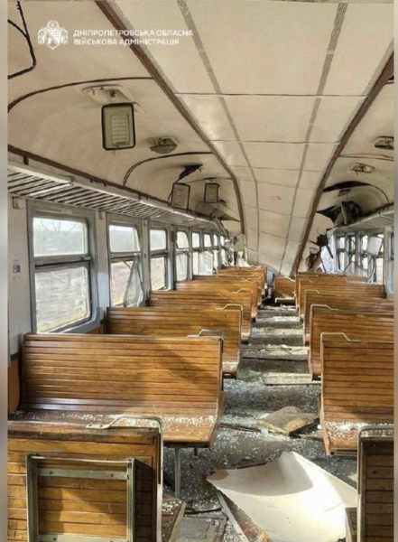 Дрон атакував електричку на Дніпропетровщині: серед пасажирів є загиблі та поранені (фото) - INFBusiness