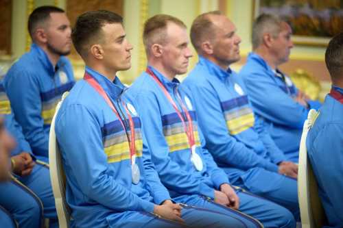 Зеленський зустрівся з паралімпійцями та відзначив їх державними нагородами - INFBusiness