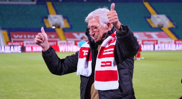 Помер титулований футболіст, який переніс трансплантацію печінки та смерть дружини (фото) - INFBusiness