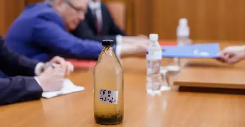 Молдова вручила послу Росії ноту протесту і пляшку забрудненої води з Дністра - INFBusiness