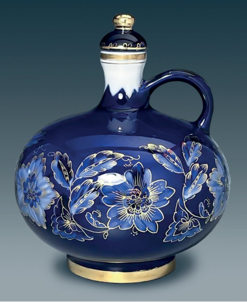 «Кобальтові квіти на порцеляні зачаровують своєю вишуканістю», — колекціонерка Людмила Карпінська-Романюк - INFBusiness