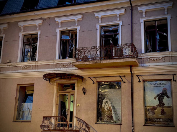 Ворог атакує українські міста: горять будинки, є постраждалі (фото, відео) - INFBusiness