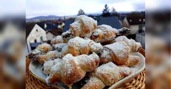 Хрусткі рогалики з джемом: смачно, як у дитинстві - INFBusiness