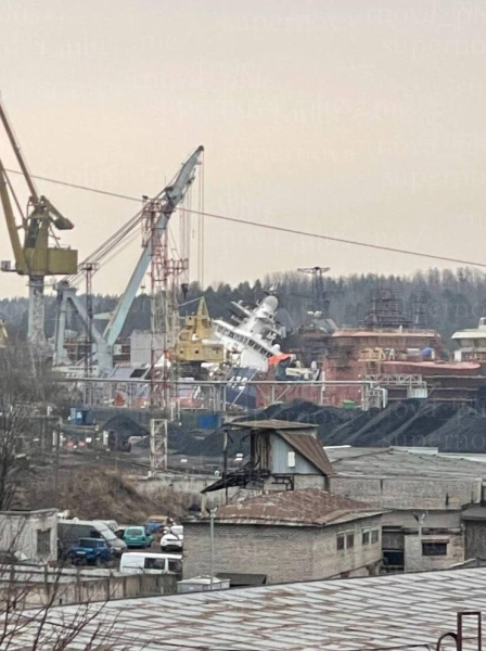 У росії «прилетіло»: порт Усть-Луга горить, Бєлгород без світла і води (фото, відео) - INFBusiness