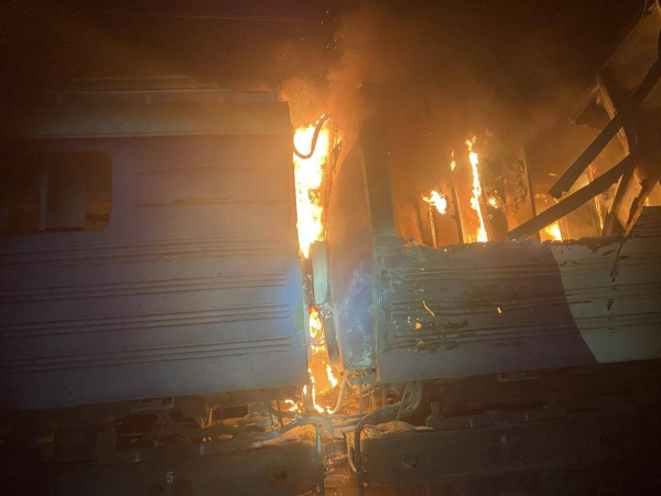 Росіяни знову атакували дроном пасажирський потяг, є поранені (фото) - INFBusiness