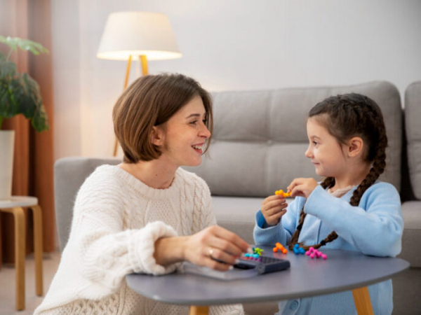 «Я завжди буду з тобою»: як підтримувати дітей, коли війна нагадує про себе щодня - INFBusiness