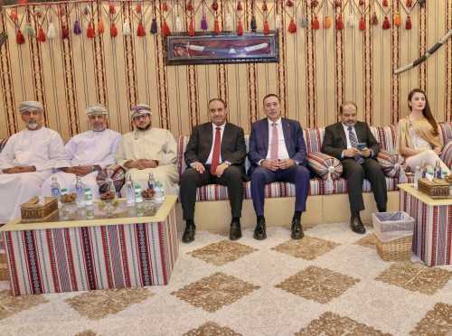 У мережі обговорюють яскраве вбрання посла України в Омані, яке вона обрала для заходу у султанаті - INFBusiness