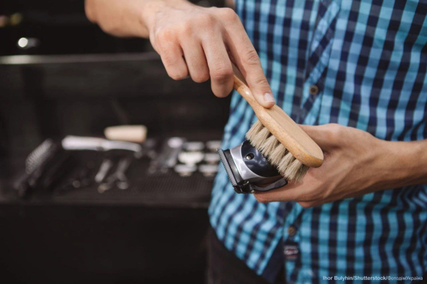 Догляд за лезами: як чистити тример, щоб він не смикав волосся - INFBusiness