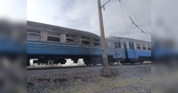 Дрон атакував електричку на Дніпропетровщині: серед пасажирів є загиблі та поранені (фото) - INFBusiness