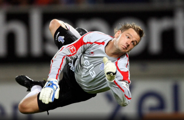 Помер знаменитий футбольний воротар, який пережив «вирок» лікарів на два з половиною роки (фото) - INFBusiness