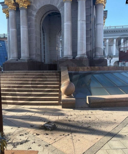 Уламки "Ланцета" біля монумента Незалежності Нова загроза чи ІПСО? Під час атаки на Київ окупанти використовували модернізований «Ланцет» - INFBusiness