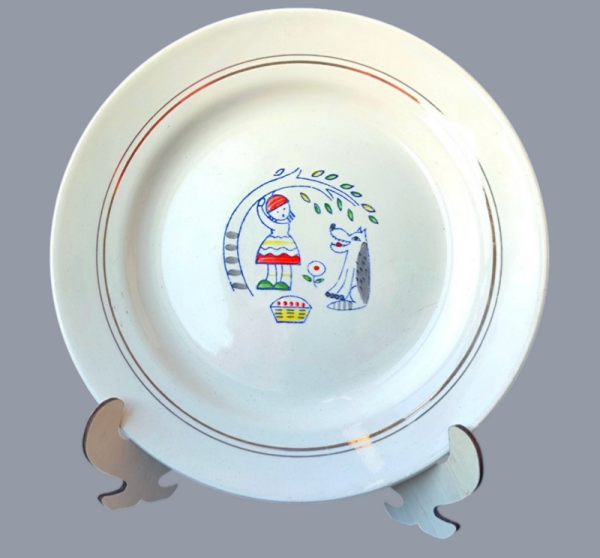 «Посуд з Червоною Шапочкою не залишить байдужими ні дітей, ні дорослих», — колекціонерка Людмила Карпінська-Романюк - INFBusiness