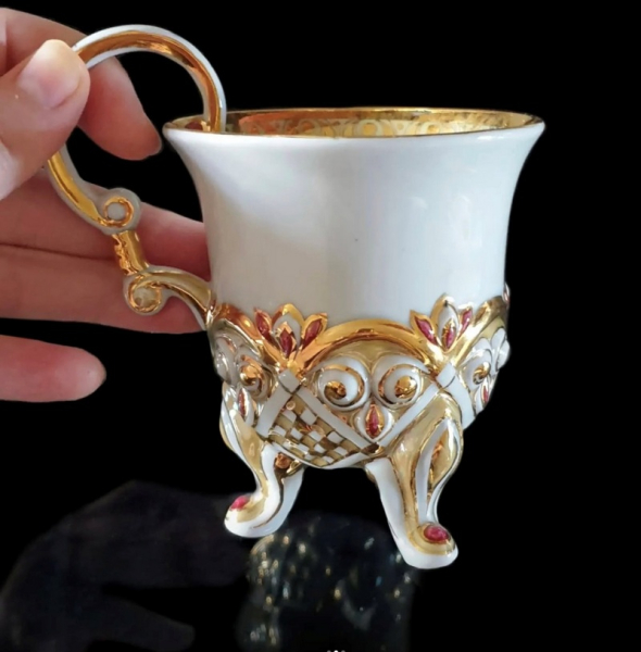 «Сервіз „Рубін“ неначе інкрустований дорогоцінним камінням», — колекціонерка Людмила Карпінська-Романюк - INFBusiness