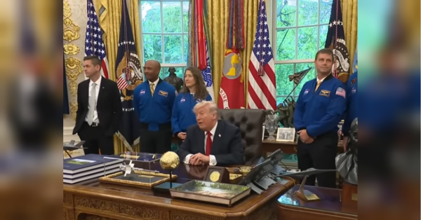 «Україна програла війну»: Трамп зробив суперечливу заяву після розмови з путіним - INFBusiness