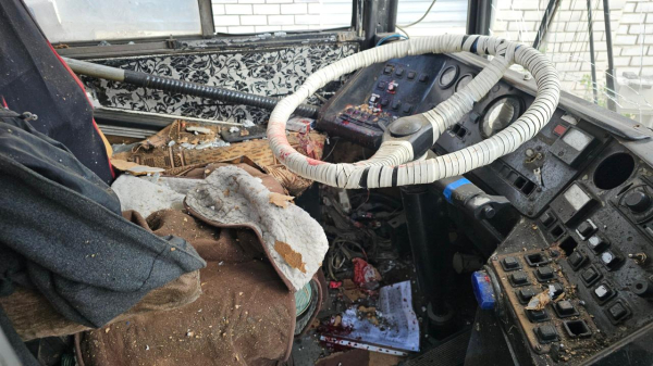 Дрон росіян ударив по тролейбусу у Херсоні: водія не врятували (фото) - INFBusiness