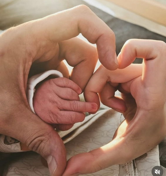 Швидше, ніж планувалося: популярна співачка стала мамою (фото, відео) - INFBusiness