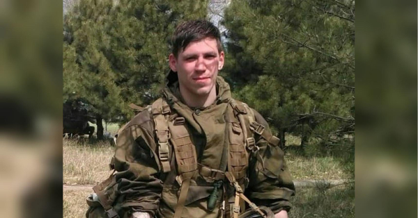 «Понад три роки урна з прахом сина зберігалася у нас вдома»: героя оборони Маріуполя поховали в день його народження - INFBusiness