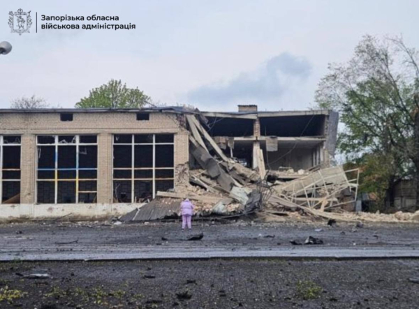 Палають будинки, пошкоджено порти і залізницю, є загиблі: ворог завдав сотні ударів по містах України (фото) - INFBusiness