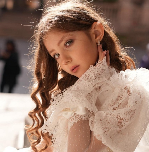 З Кобеляк — на Бродвей: історія 11-річної українки, яка стала обличчям європейських кутюр’є - INFBusiness