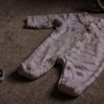 Бив, кидав, гасив недопалки об шкіру: вітчим убив немовля після тривалих катувань - INFBusiness