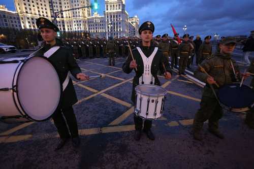 Парад перемоги на Червоній площі: без танків, суворовців та інтернету - INFBusiness