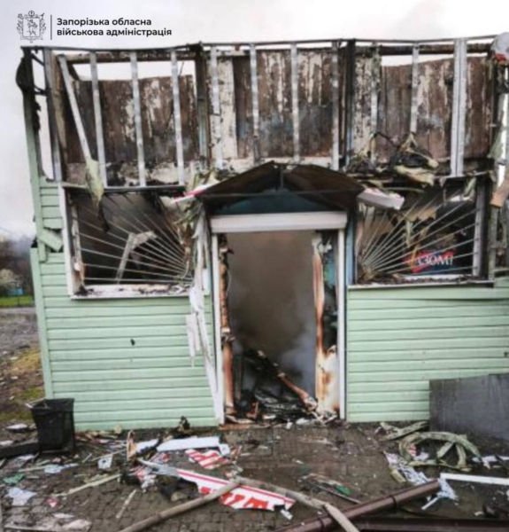 Палають будинки, пошкоджено порти і залізницю, є загиблі: ворог завдав сотні ударів по містах України (фото) - INFBusiness