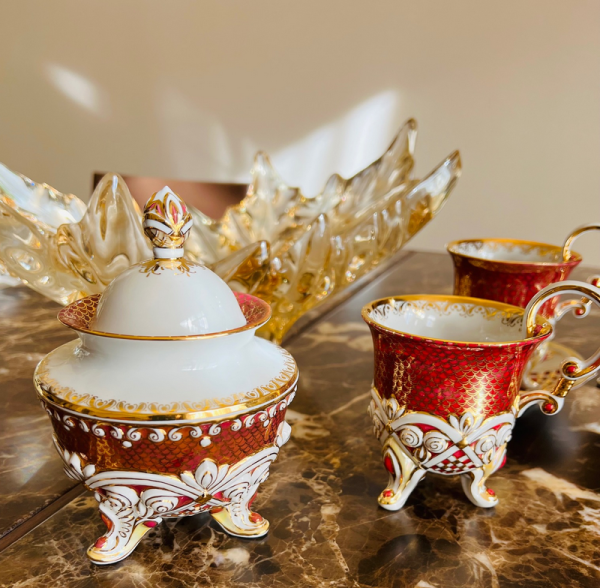 «Сервіз „Рубін“ неначе інкрустований дорогоцінним камінням», — колекціонерка Людмила Карпінська-Романюк - INFBusiness