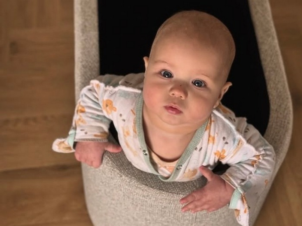 Який красунчик: популярна співачка розчулила мережу - INFBusiness