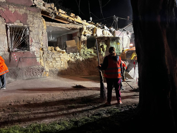 Горять будинки, садочки і авто, є постраждалі: рф атакувала одразу кілька областей України (фото) - INFBusiness