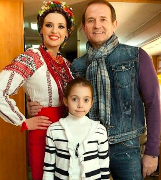 Донька Медведчука перейшла на прізвище матері та керує елітним будинком на Рубльовці у підмосков’ї - INFBusiness