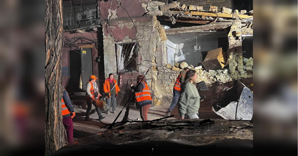 Горять будинки, садочки і авто, є постраждалі: рф атакувала одразу кілька областей України (фото)