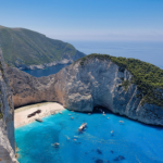 Греція закриває пляжі: вводять нові заборони та жорсткі обмеження - INFBusiness