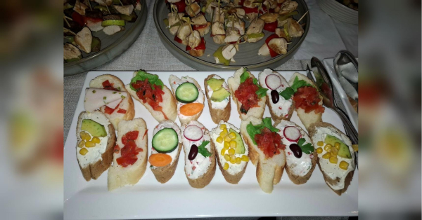 Не робіть так на фуршеті: правило етикету, яке найчастіше ігнорується - INFBusiness