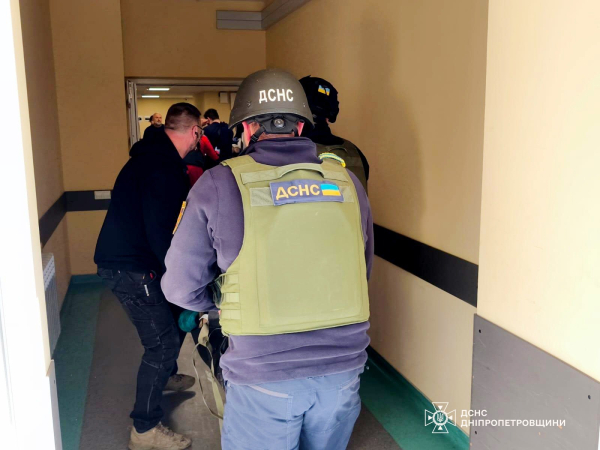 Терор проти цивільних: ворог атакував маршрутку в центрі Нікополя, багато жертв (фото) - INFBusiness