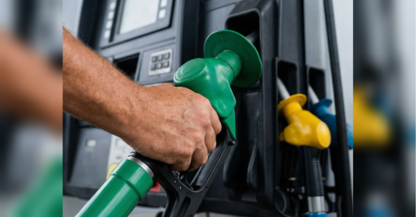 Розблокування Ормузької протоки: коли впадуть ціни на пальне в Україні