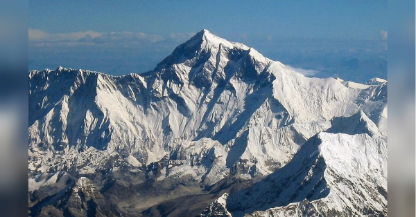 Гіди на Евересті труїли туристів, щоб заробити на їхньому «порятунку» - INFBusiness