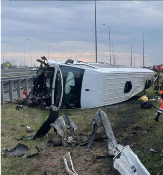 У Польщі перекинувся мікроавтобус з українцями: подробиці шокуючої аварії (фото) - INFBusiness